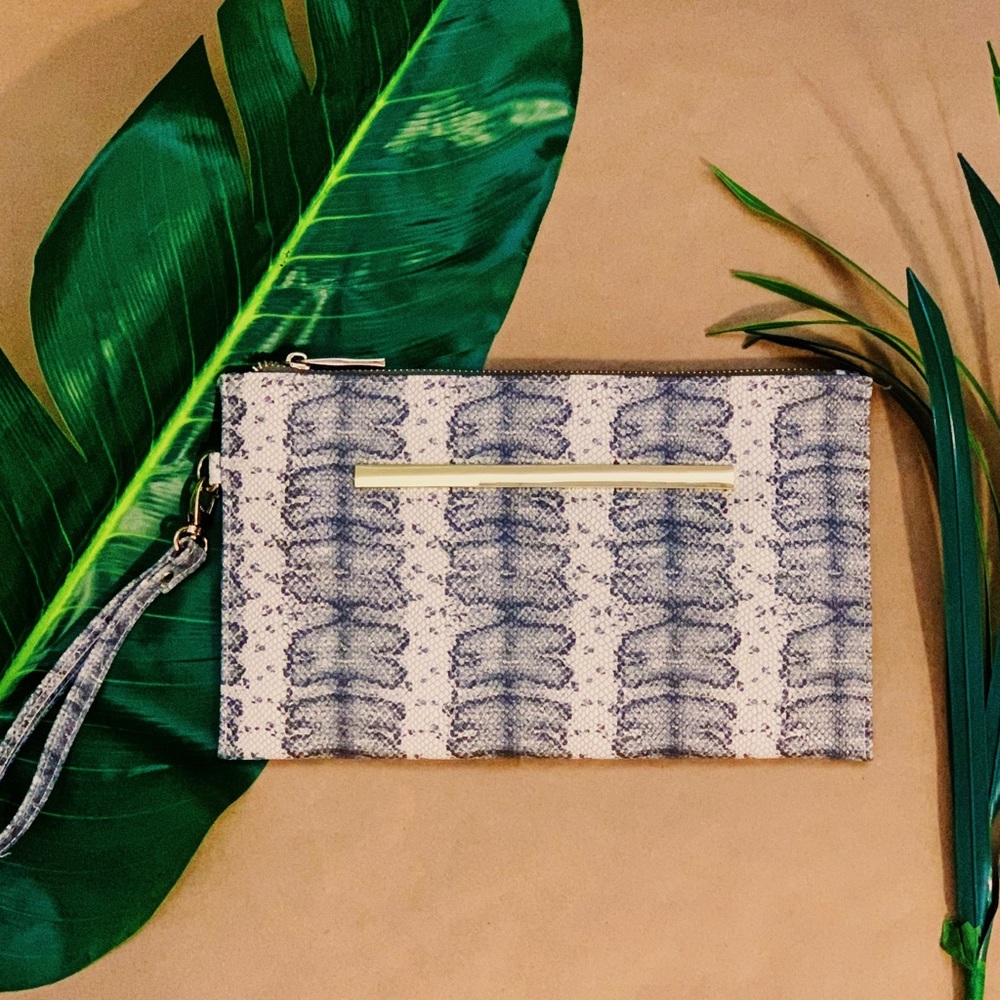 USED Faux Snake Skin Clutch Zipper Wristlet